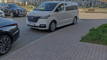 Hyundai Grand Starex