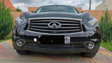 Infiniti QX70