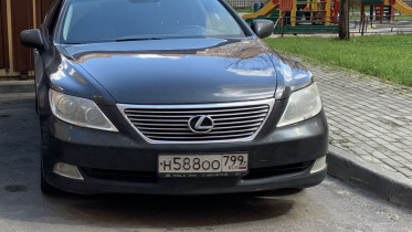 Lexus LS