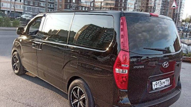 Hyundai H-1