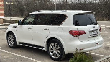 Infiniti QX80